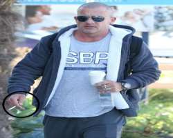 Dominic Purcell smoking